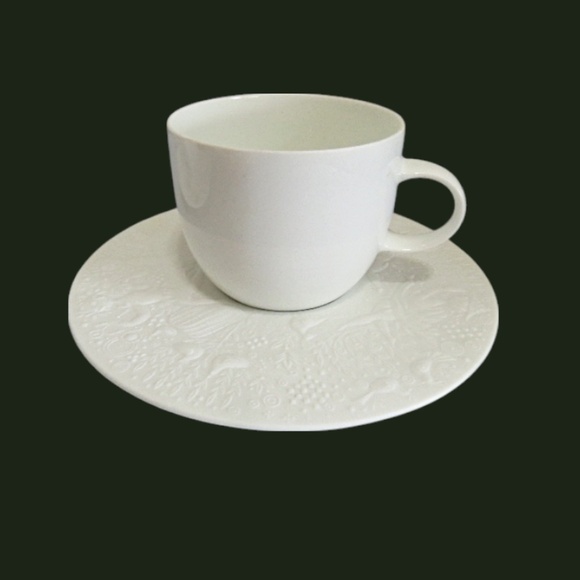 SET of 2 ROSENTHAL  Bjorn Wiinblad MAGIC FLUTE WHITE DEMITASSE CUP & SAUCER - Picture 2 of 6